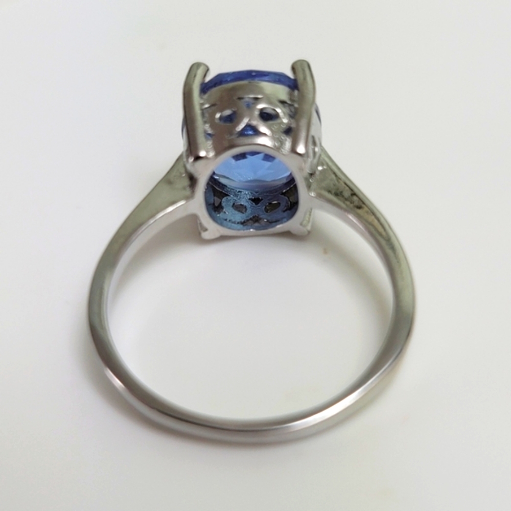 Naturally Color Changing Alexandrite Ring - Picture 7 of 10
